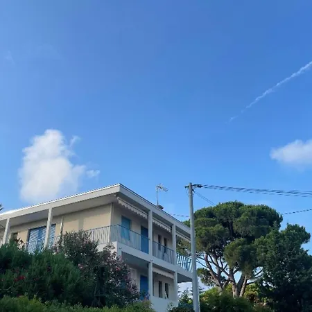 For 2 People Near The Of *