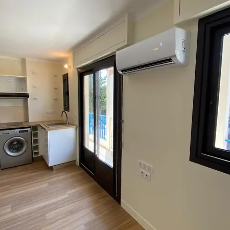 Apartment For 2 People Near The Of Antibes