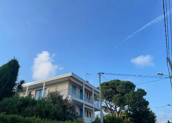 For 2 People Near The Of *